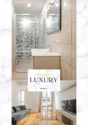 Crystal Home MI with XXL Shower
